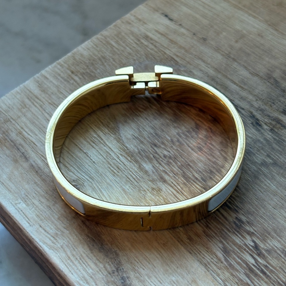 Hermes Clic H Bracelet Gold and White Enamel - Picture 8 of 8